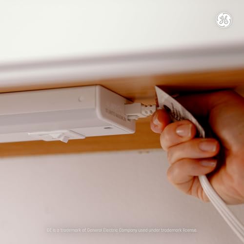GE LED HD+ Undercabinet Light Fixture, Linkable Integrated Slim Profile Fixture for Kitchens, High Definition Light in 5 Color Temperatures, Plug-In, 18in (1 Pack)